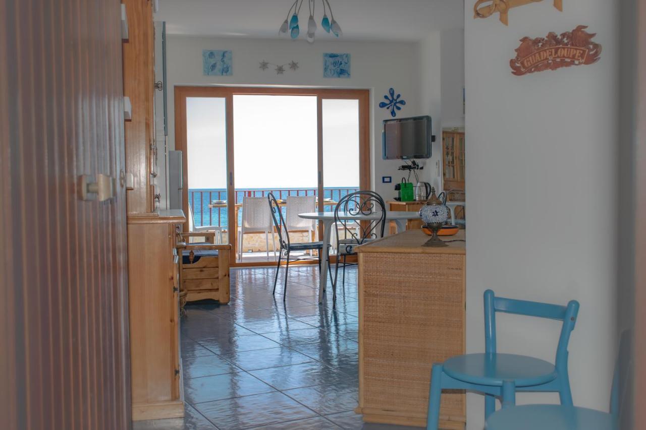 Beach House Acquamarina Letojanni Eksteriør bilde